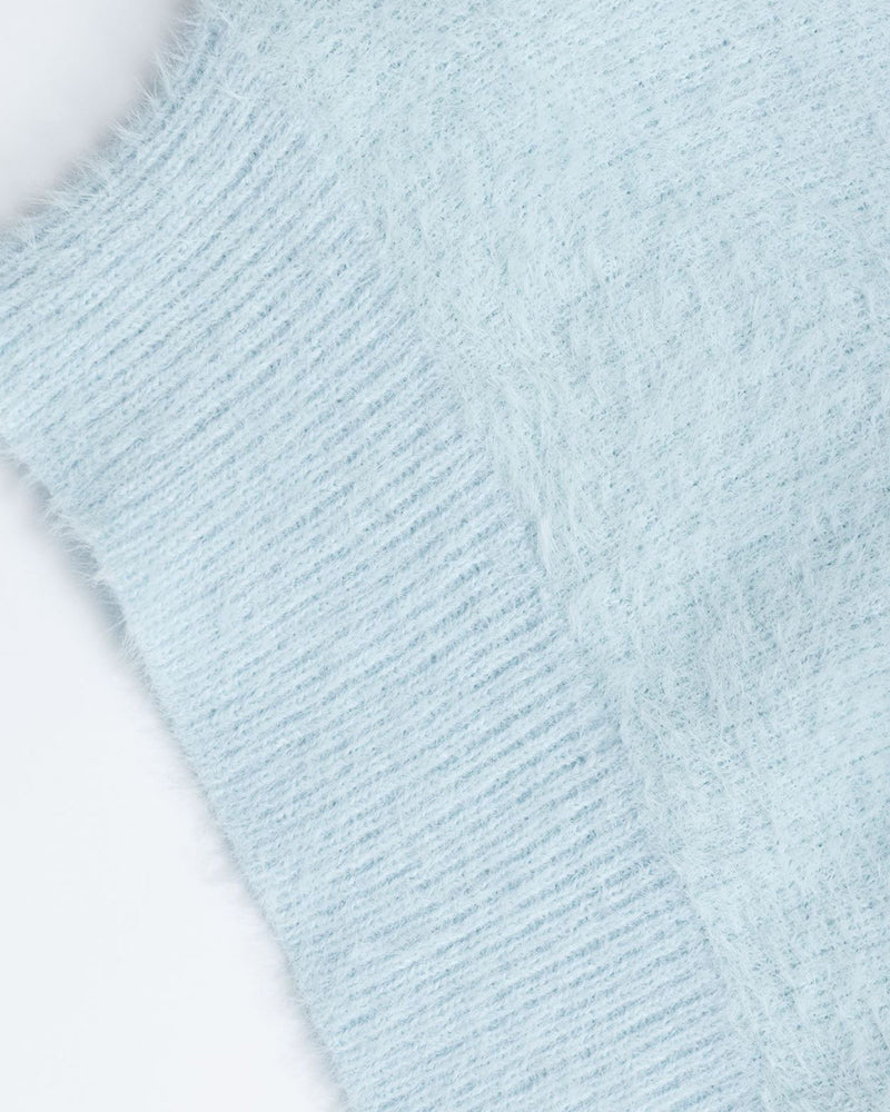 漫画風のゆったりとしたプルオーバーセーター