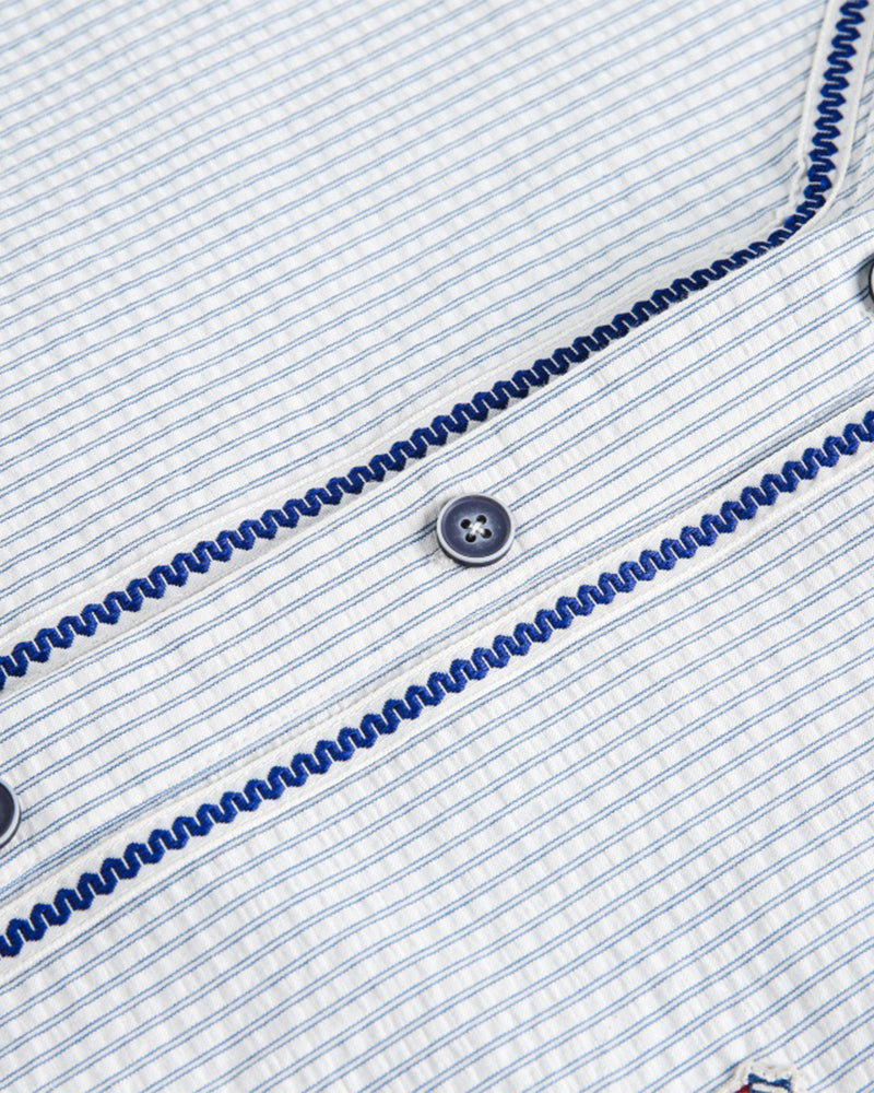 ストライプの半袖シャツ