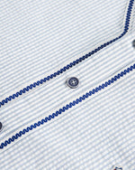 ストライプの半袖シャツ