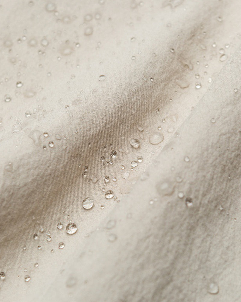 楽しいイラストが描かれた半袖シャツ