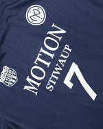 レトロなレタリングのオフショルダースウェットシャツ