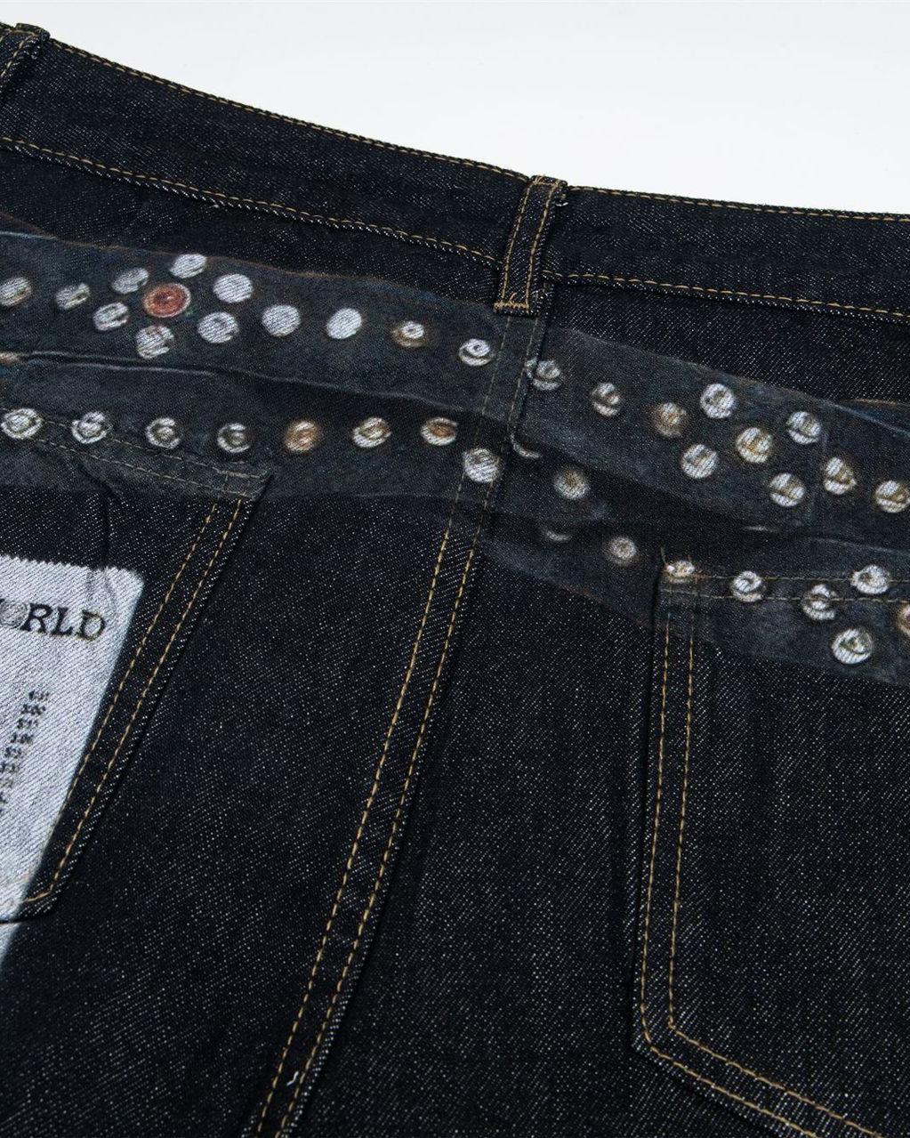 シンプルなウォッシュプリントジーンズ