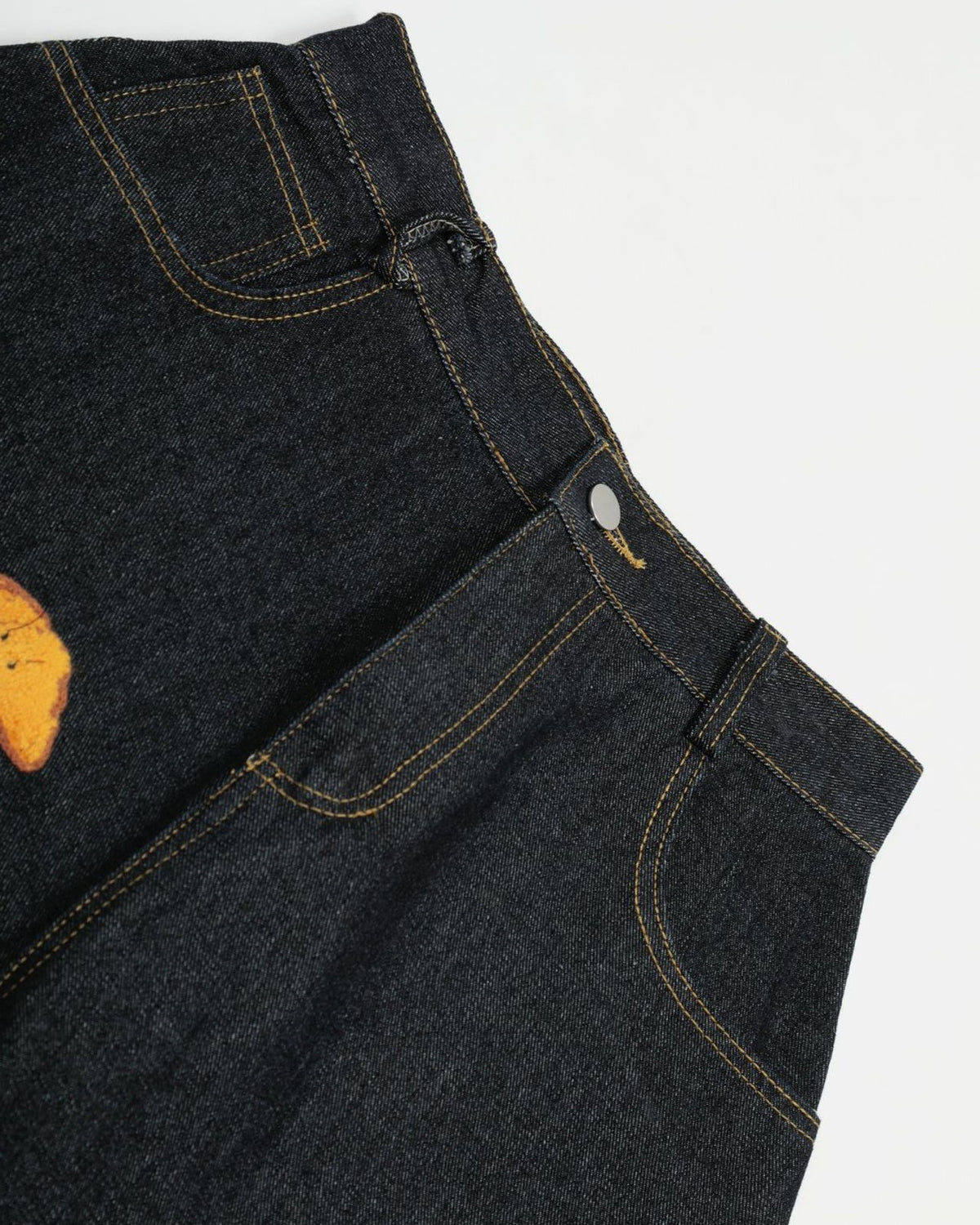 재미있는 패턴의 데님 팬츠