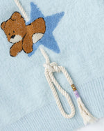 漫画風のゆったりとしたプルオーバーセーター