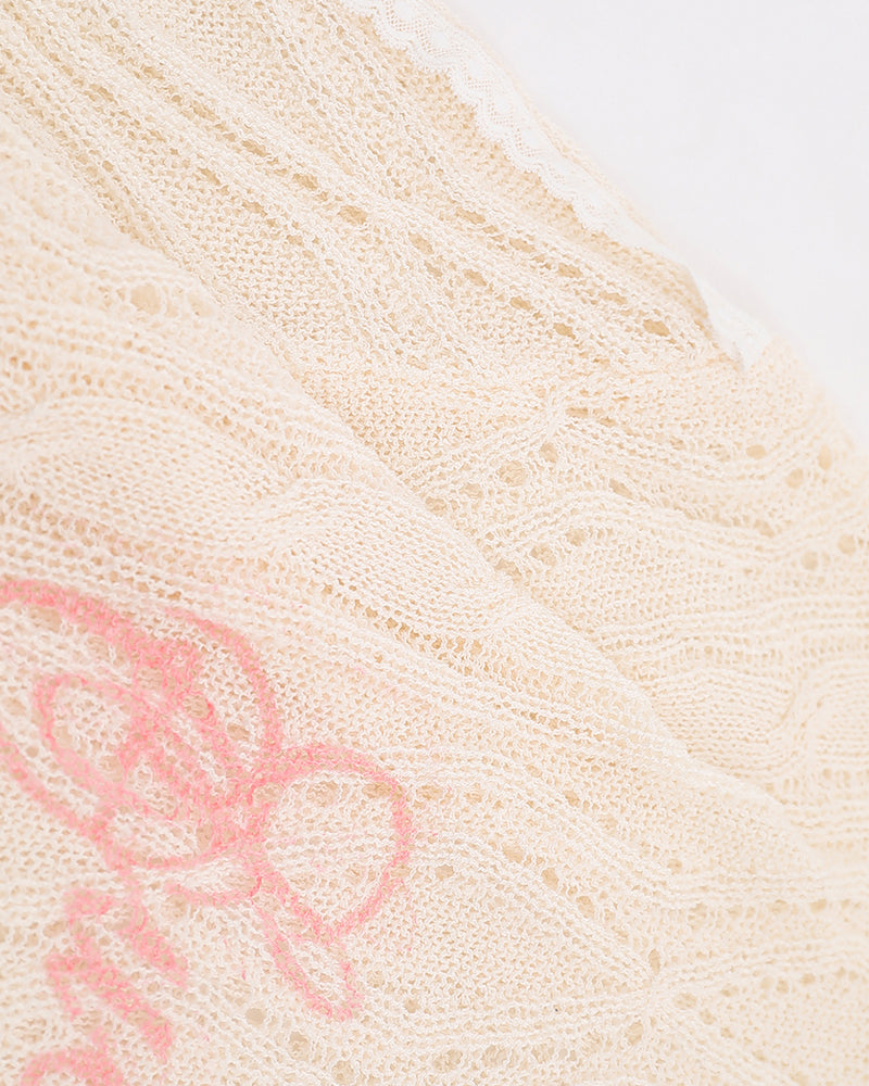 シンプルなニットセーター