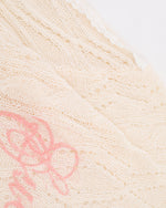 シンプルなニットセーター