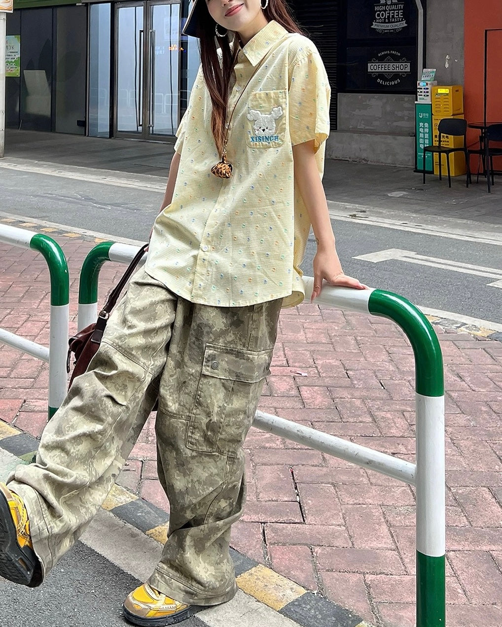 かわいいカラフルな半袖シャツ