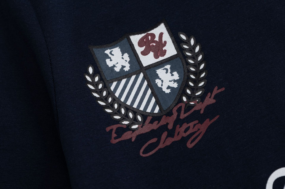 シンプルなデザインの半袖