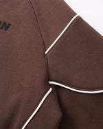 コントラストカラーのレタリングスウェットシャツ