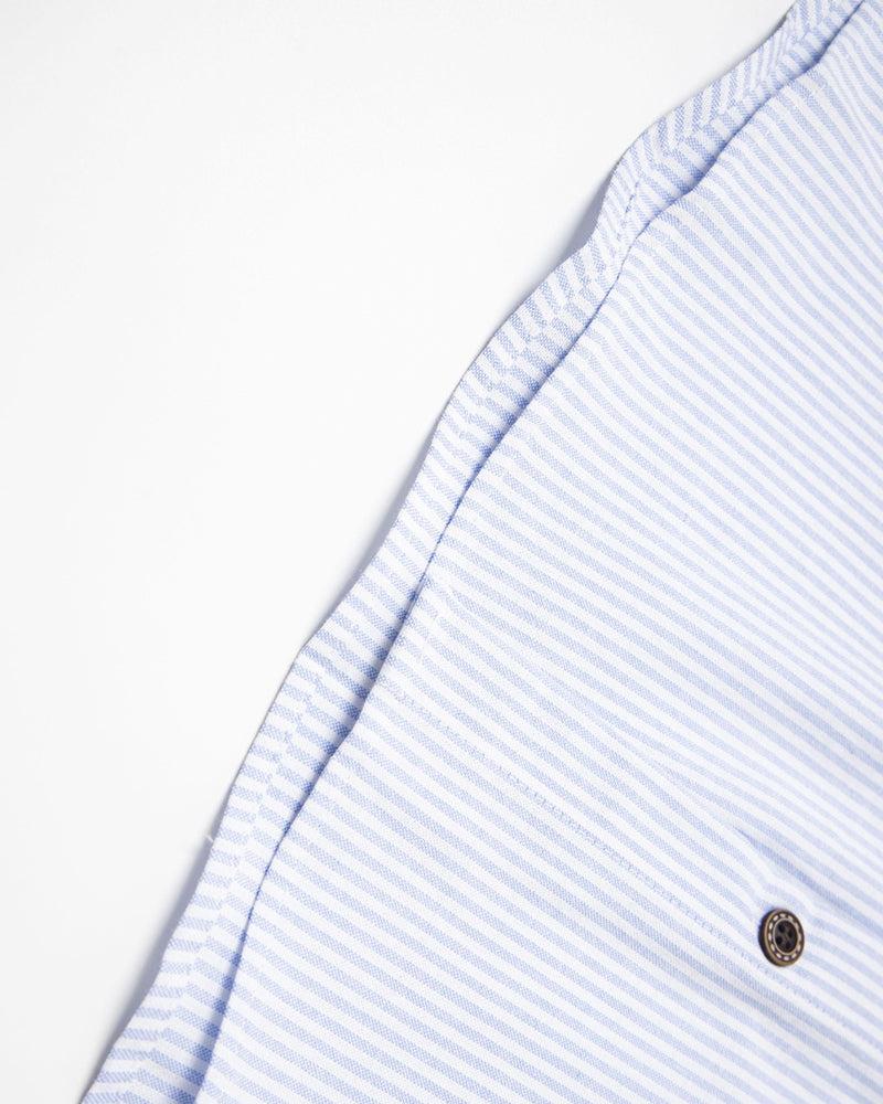 ストライプの半袖シャツ