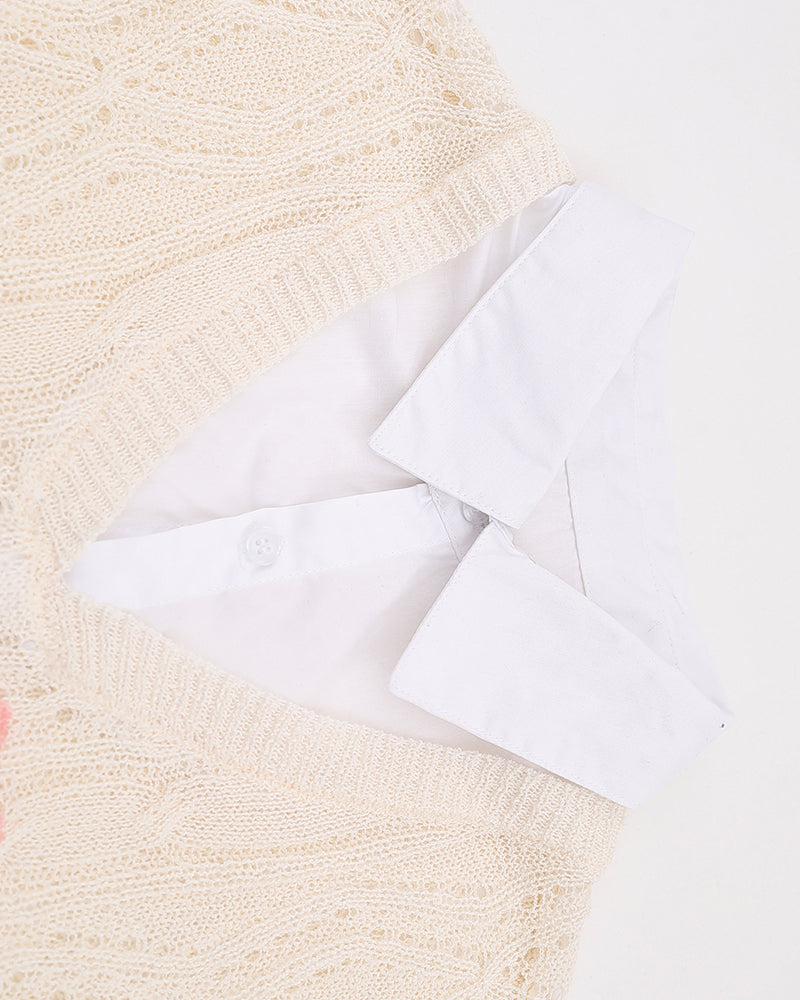 シンプルなニットセーター