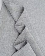 シンプルなデザインの半袖