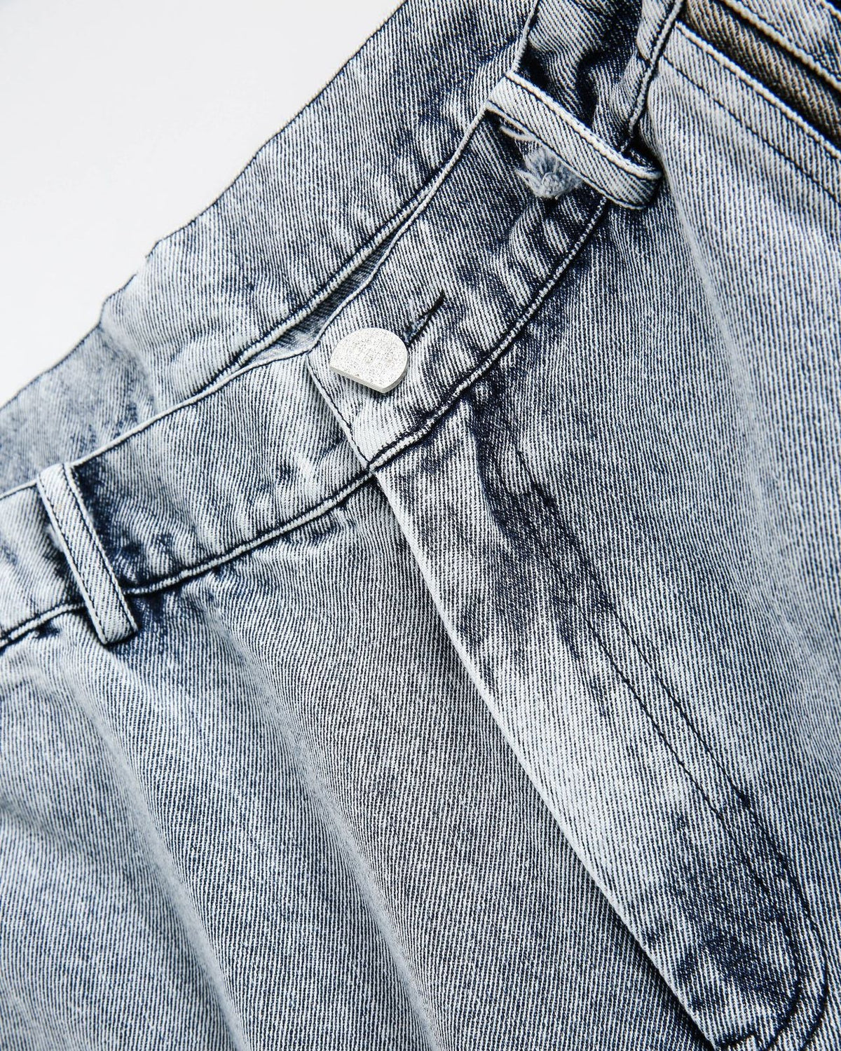 Simple and versatile striped denim trousers