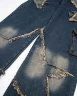 シンプルなウォッシュドジーンズ