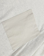 コントラストカラーのステッチワーク半袖