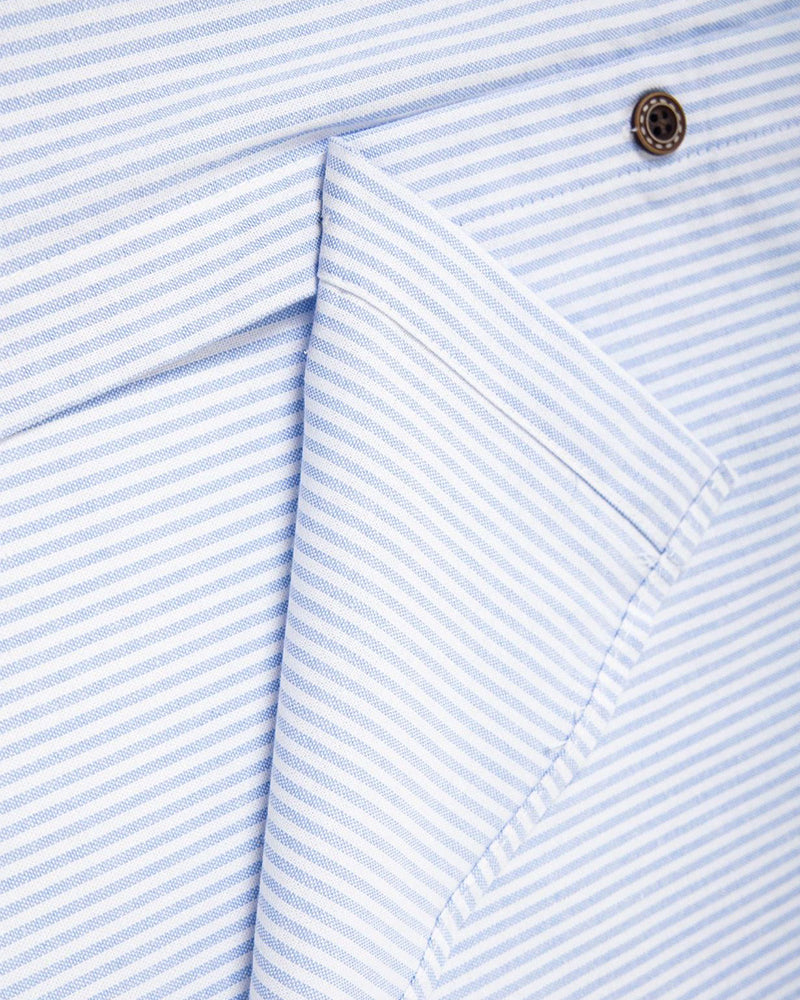 ストライプの半袖シャツ