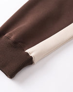 コントラストカラーのレタリングスウェットシャツ