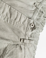 ゆったりとしたカジュアルパンツ