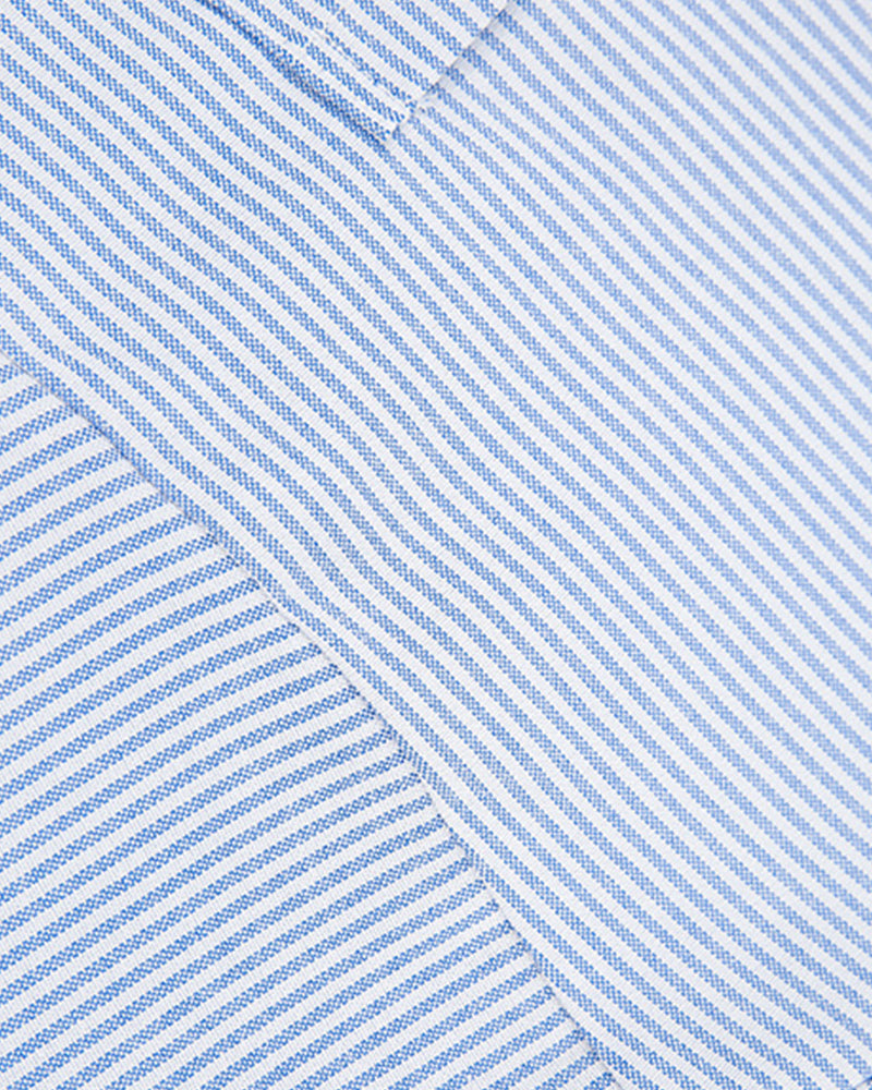 ゆったりとした半袖シャツ