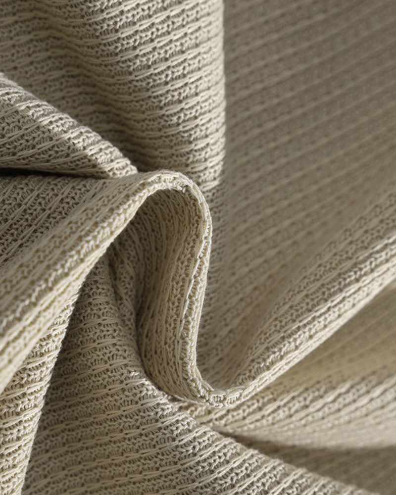 シンプルなクルーネックスウェットシャツ