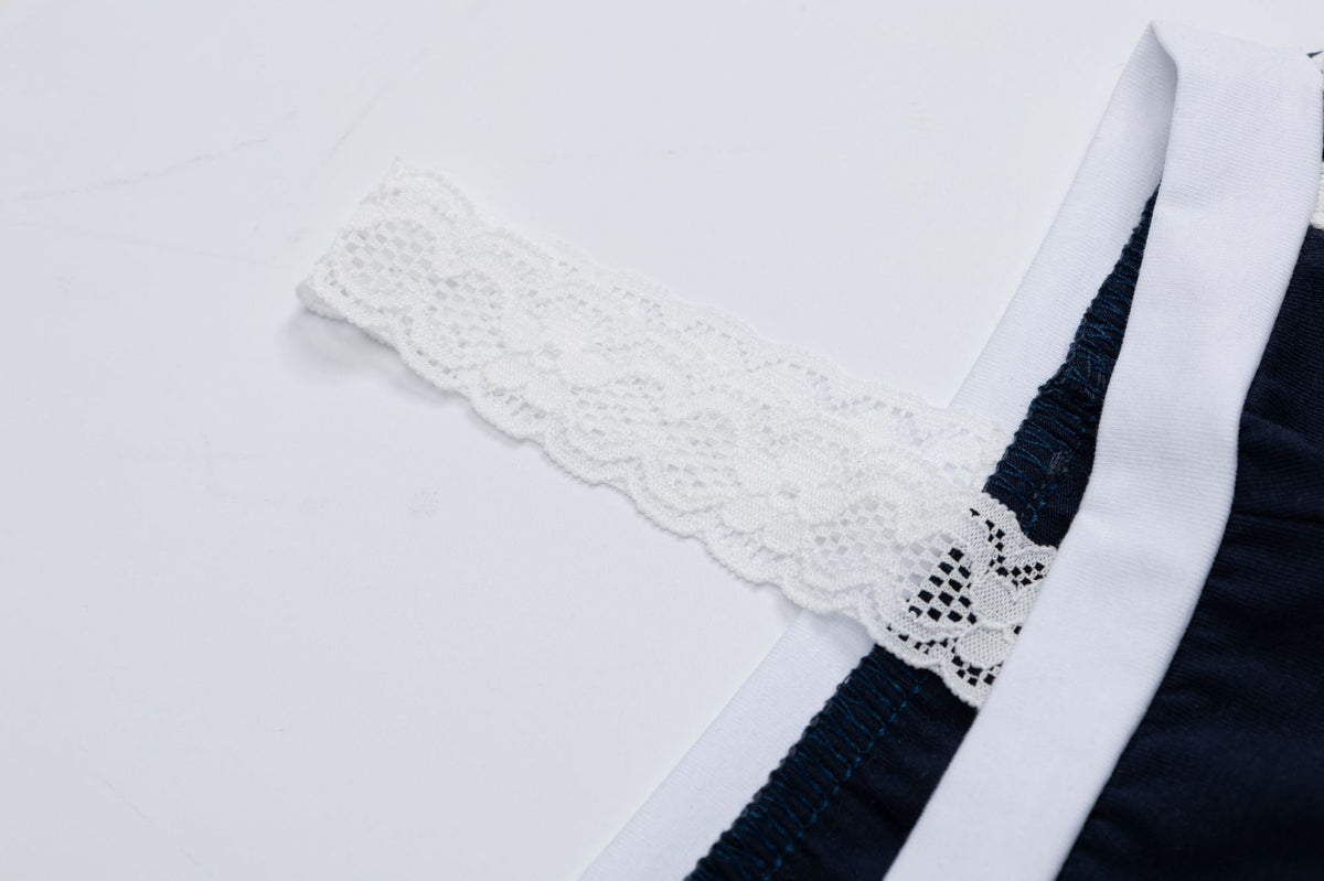 シンプルなデザインの半袖