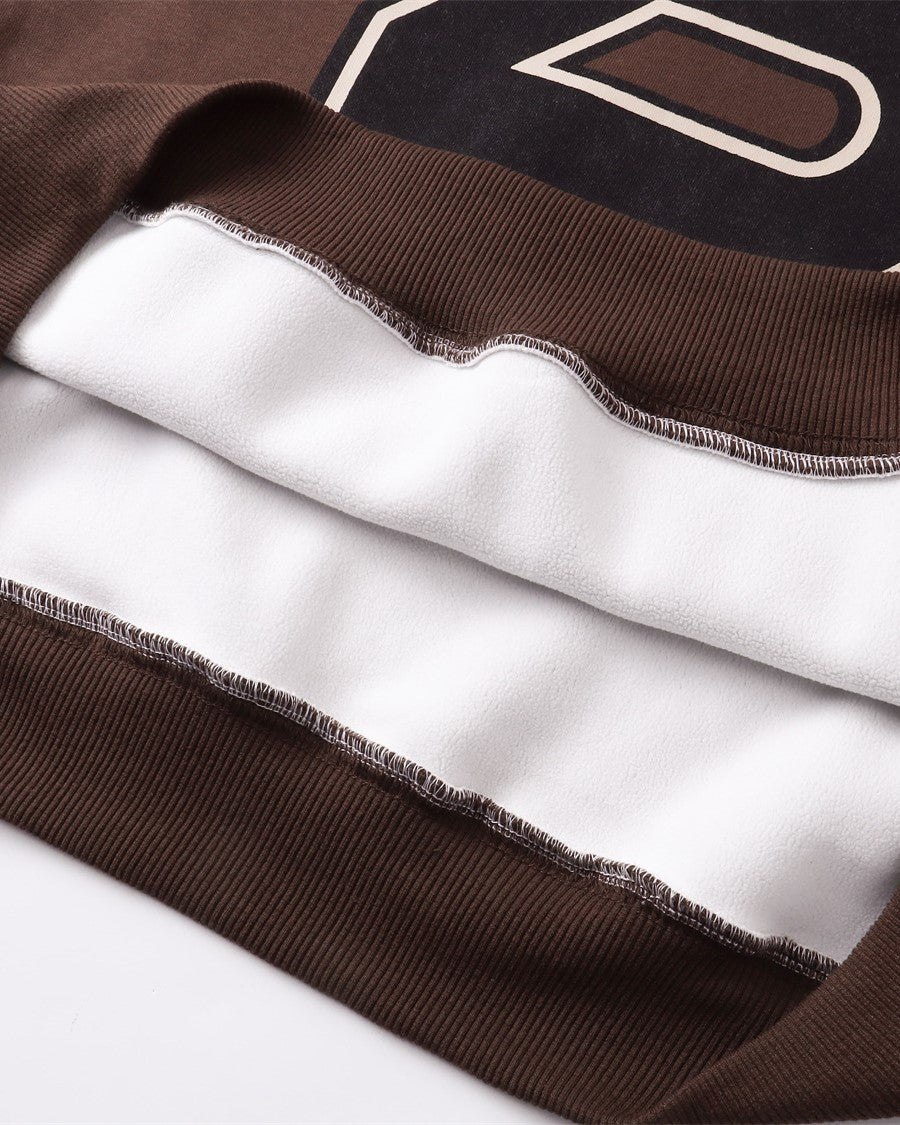 コントラストカラーのレタリングスウェットシャツ