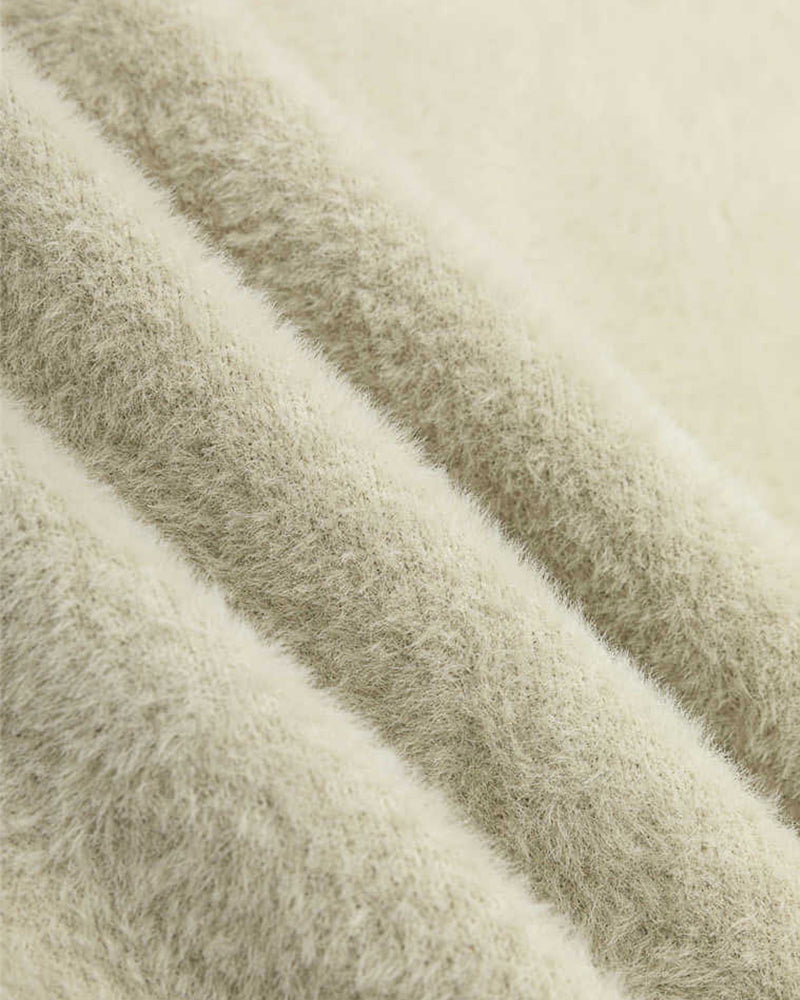 ゆったりとしたカップルセーター