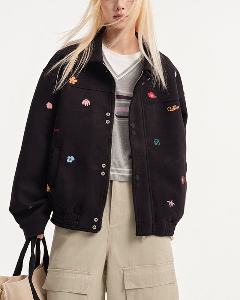 小花刺繍のベースボールジャケット