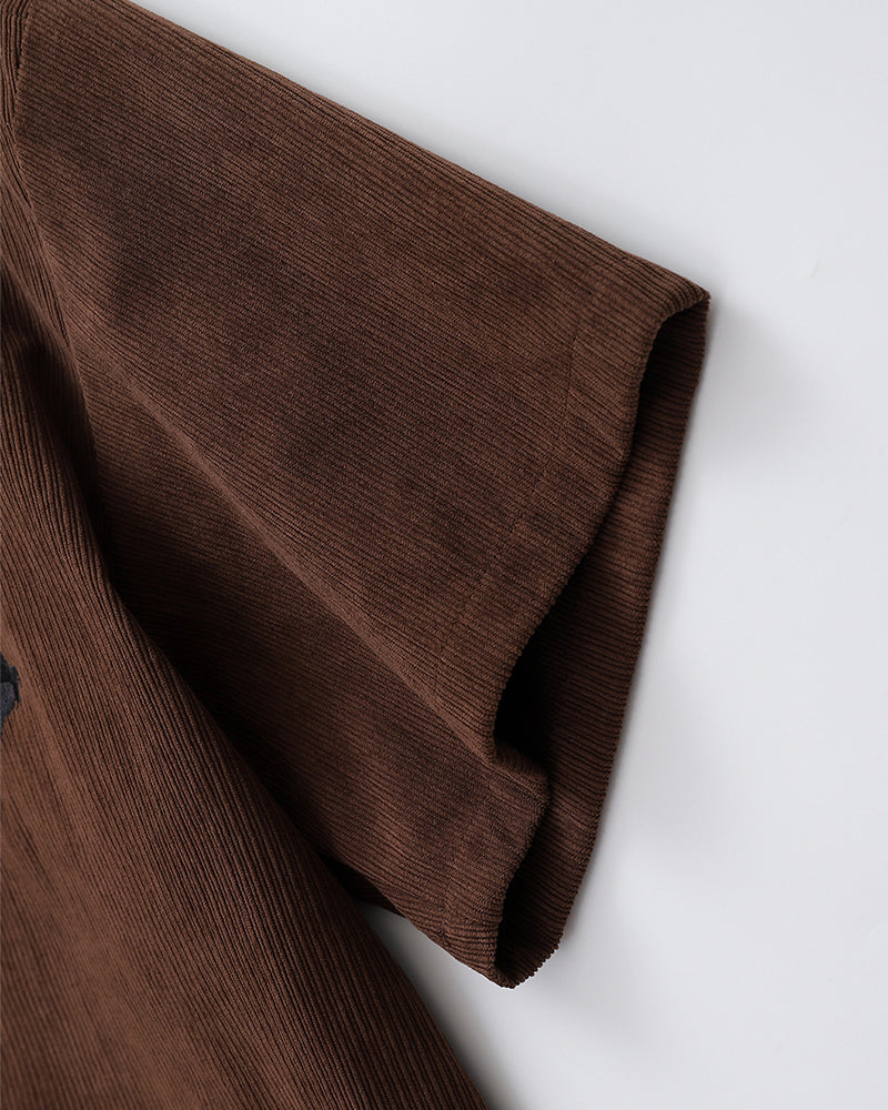 かわいい子猫の半袖シャツ