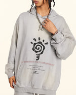 カジュアルなフード付きスウェットシャツ