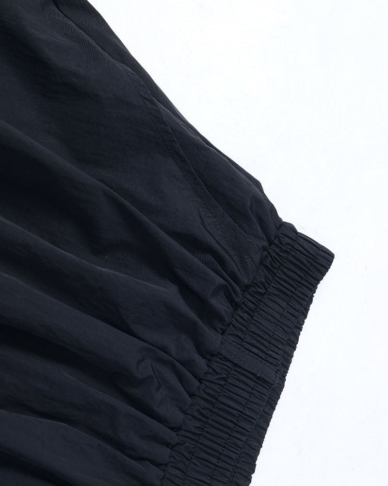 シンプルな個性スカート