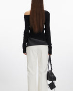 Long sleeves with off-shoulder pattern