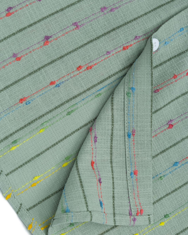 楽しい刺繍の半袖シャツ