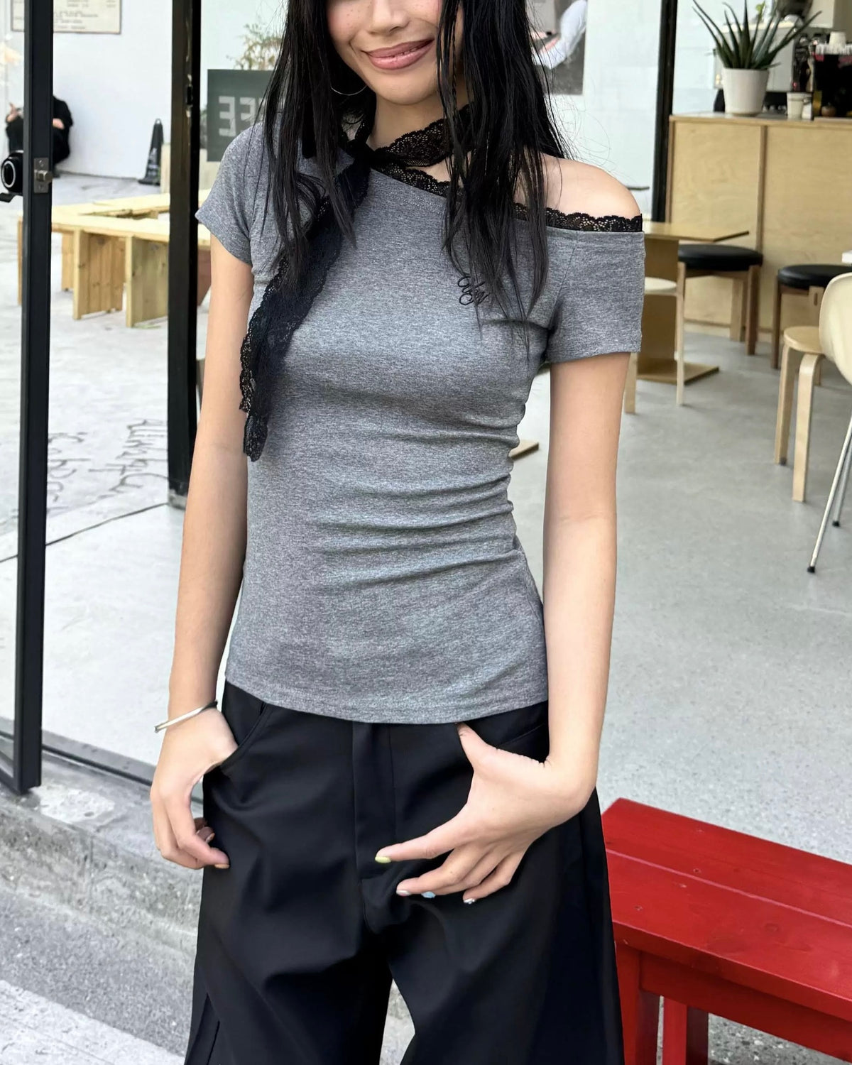 Lace halterneck short sleeves