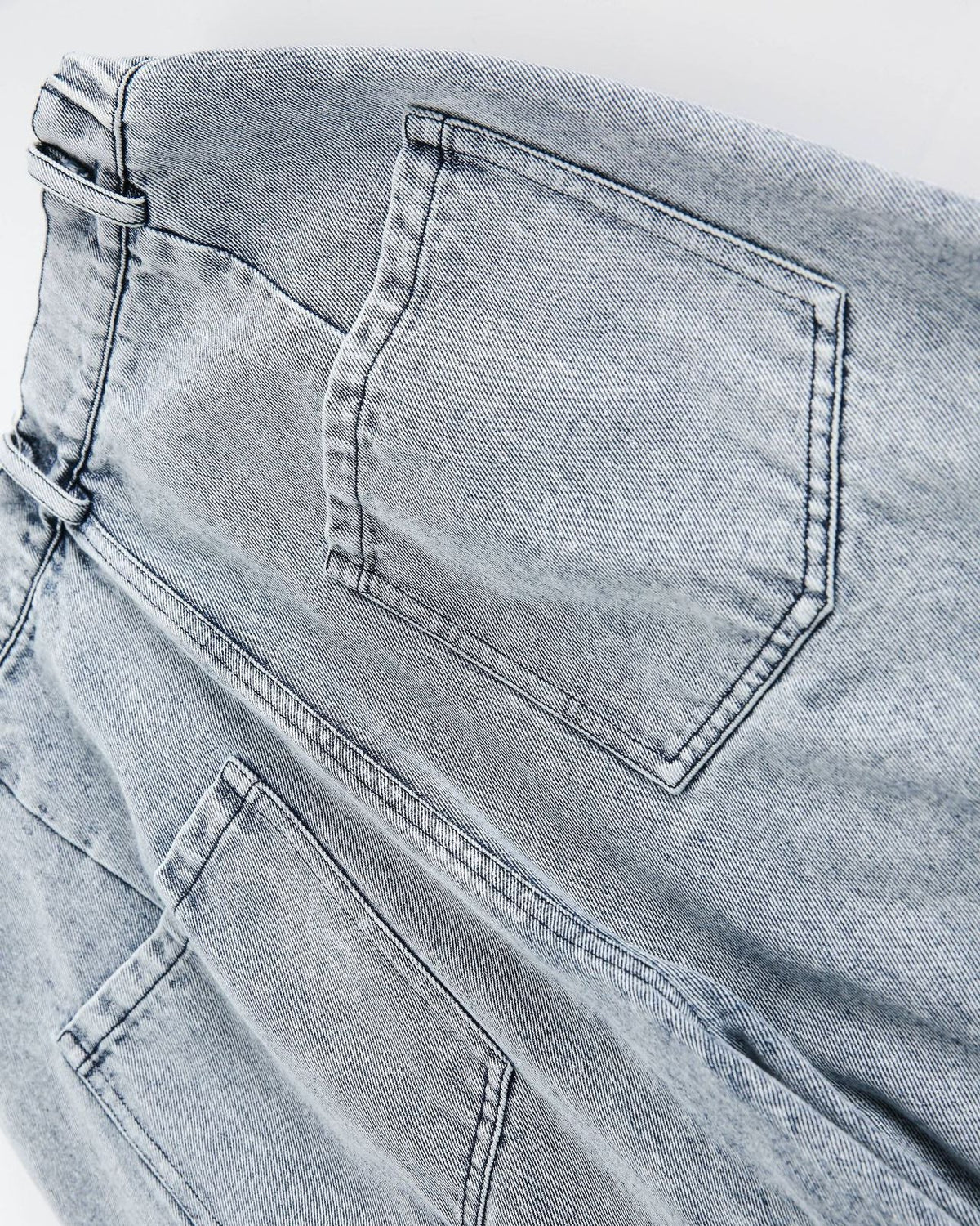 Simple and versatile striped denim trousers