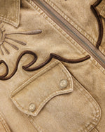 シンプルなデニムジャケット