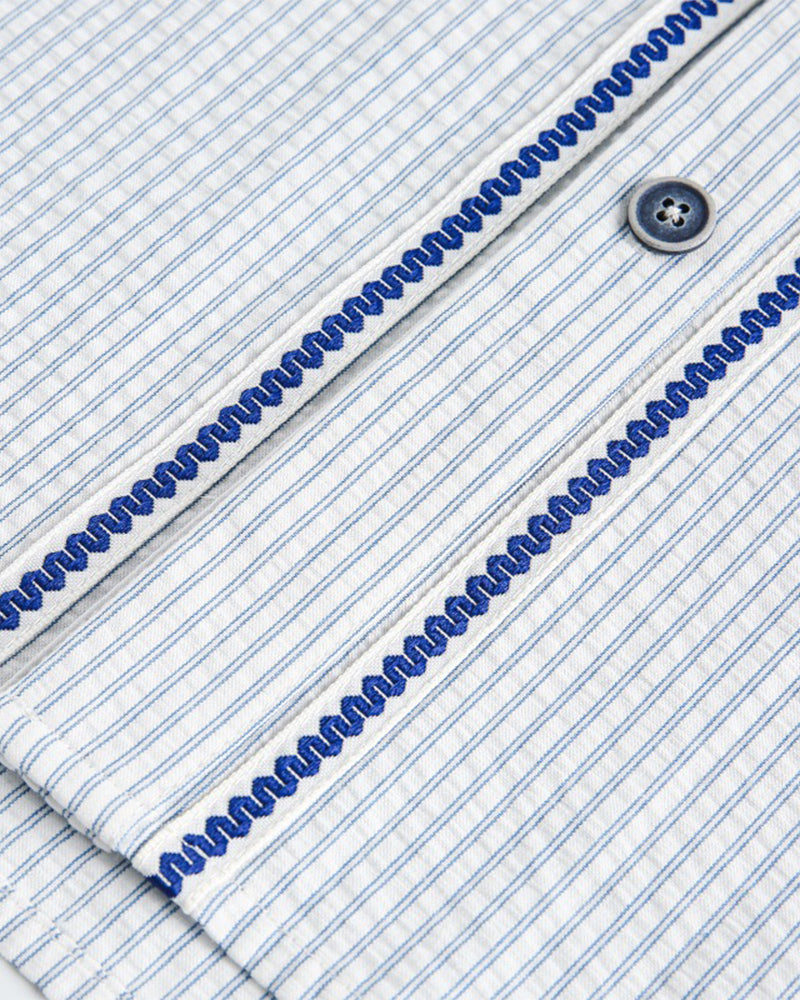 ストライプの半袖シャツ