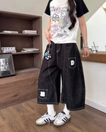 カジュアルなストレートレッグクロップドジーンズ