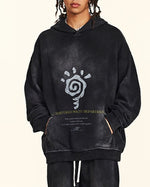 カジュアルなフード付きスウェットシャツ