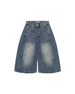 カジュアルなステッチストレートショートパンツ