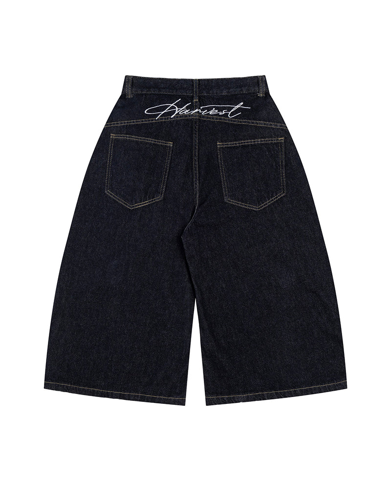 カジュアルなストレートレッグクロップドジーンズ