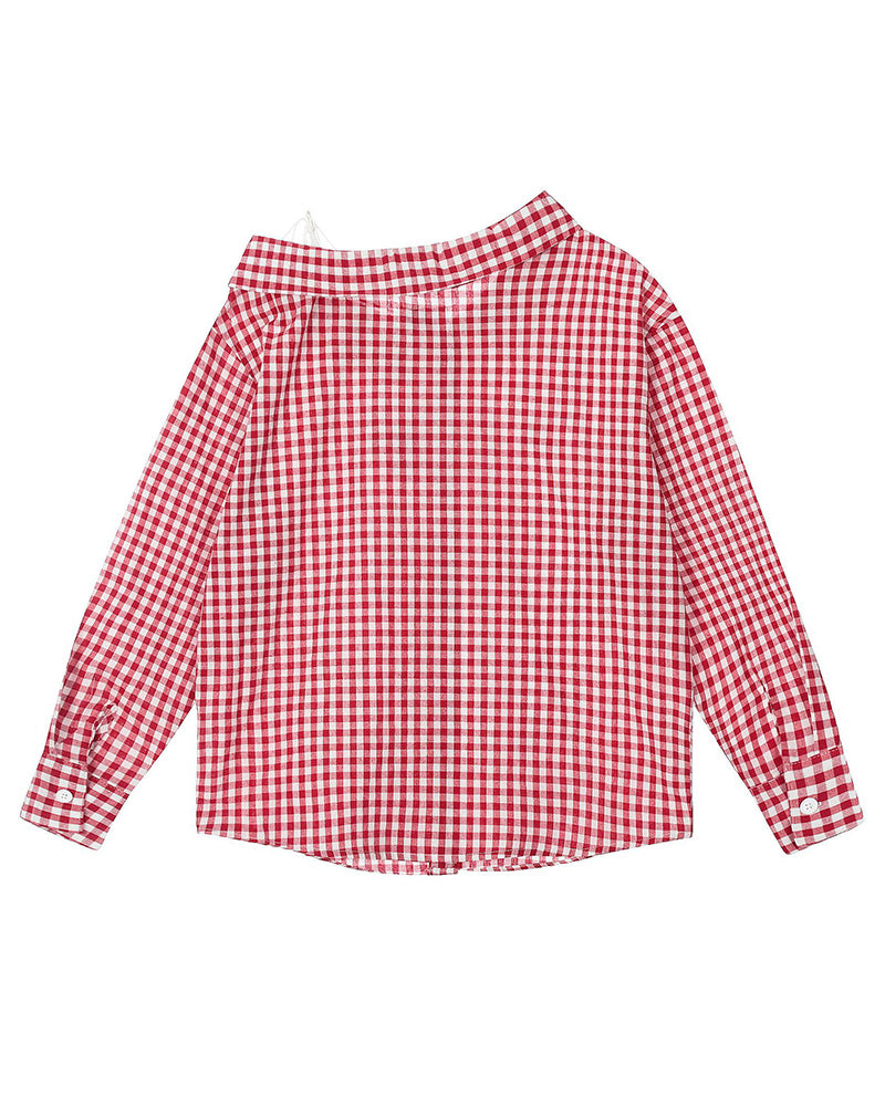 チェック柄のゆったりとした長袖シャツ