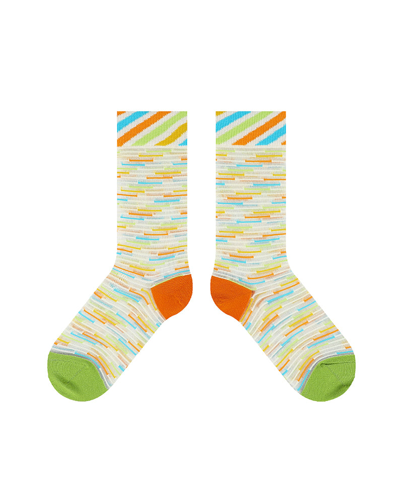 カラフルなパッチワークのオールマッチストライプソックス