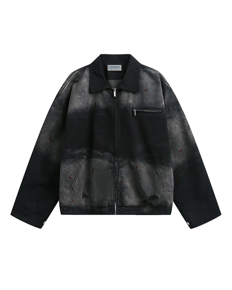 ゆったりとしたダメージ加工のジャケット