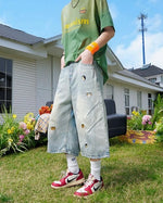 刺繍入りクロップドジーンズ