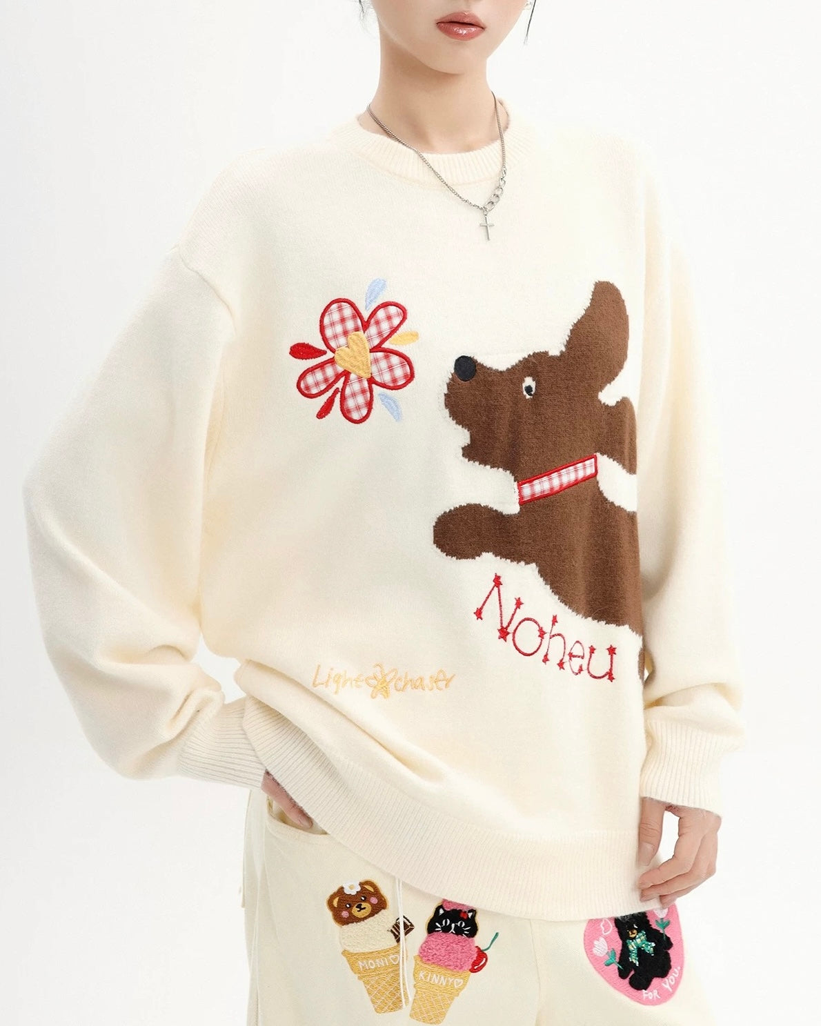 おもしろい子犬のクルーネックセーター