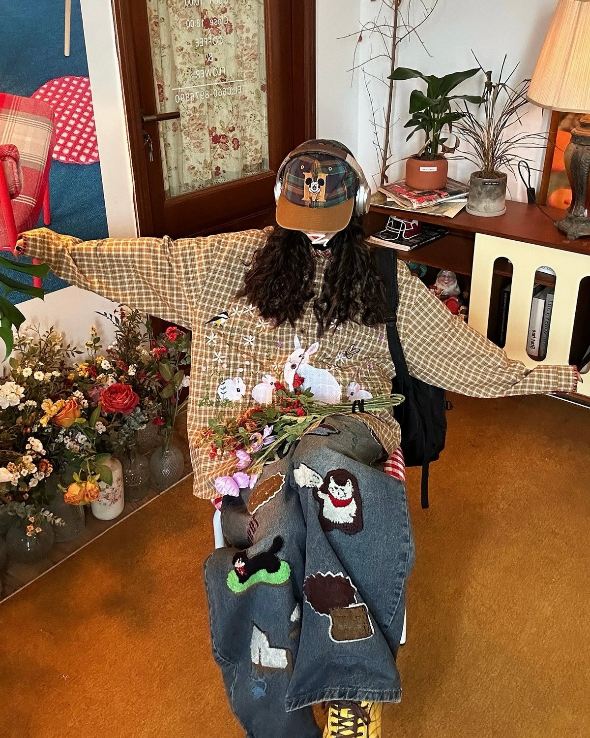 楽しい刺繍のチェックシャツ