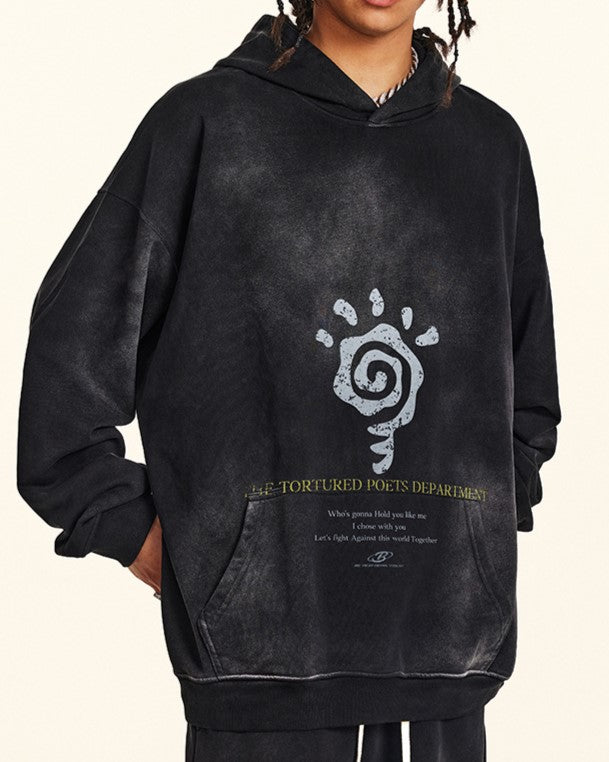 カジュアルなフード付きスウェットシャツ