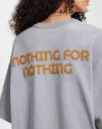 シンプルな刺繍の半袖