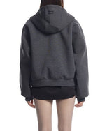 ゆったりとした無地のフード付きスウェットシャツ